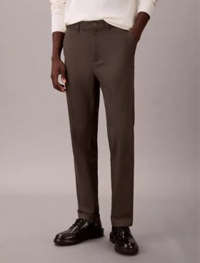 Schmale, konisch zulaufende Chino-Hose aus Baumwollsatin