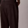 Schmale, konisch zulaufende Chino-Hose aus Baumwollsatin