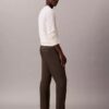 Schmale, konisch zulaufende Chino-Hose aus Baumwollsatin
