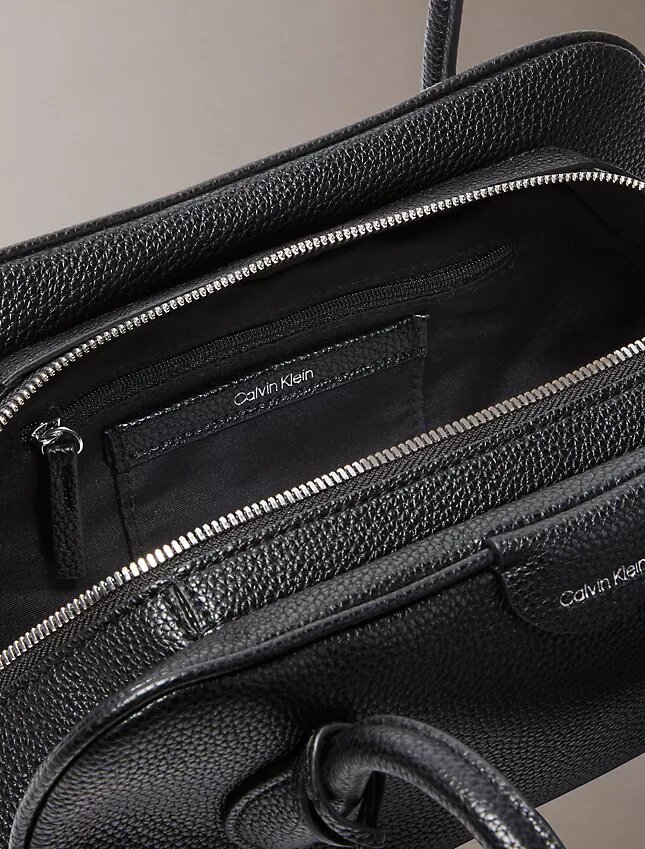 Schultertasche mit Emblem-Logo Schultertasche mit Emblem-Logo