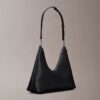 Schultertasche mit Emblem-Logo und Pebble-Muster