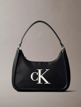 Schultertasche mit geprägtem Monogram