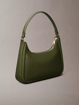 Schultertasche mit geprägtem Monogram