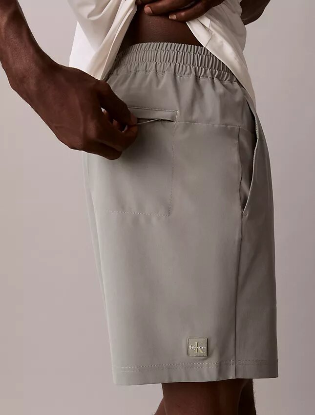 Shorts mit gewebtem Monogram Shorts mit gewebtem Monogram