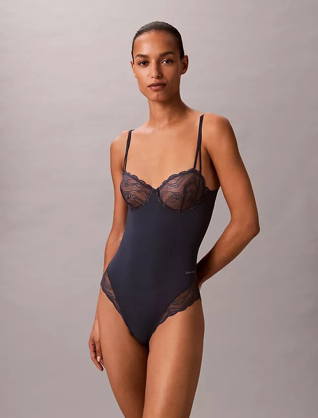 Sinnlicher Stretch-Spitzen-Bodys Sinnlicher Stretch-Spitzen-Bodys