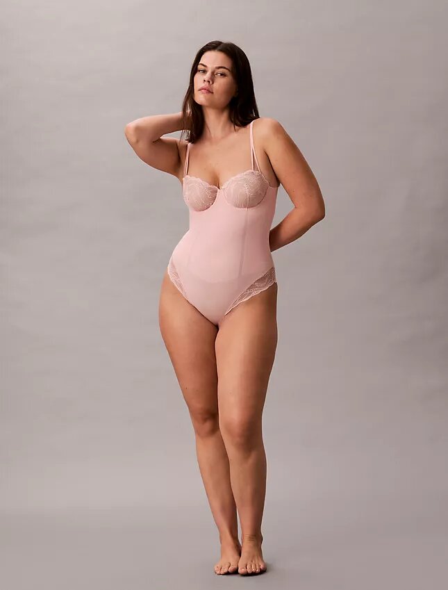 Sinnlicher Stretch-Spitzen-Bodys Sinnlicher Stretch-Spitzen-Bodys