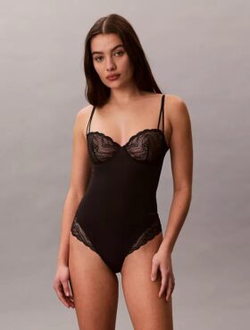 Sinnlicher Stretch-Spitzen-Bodys