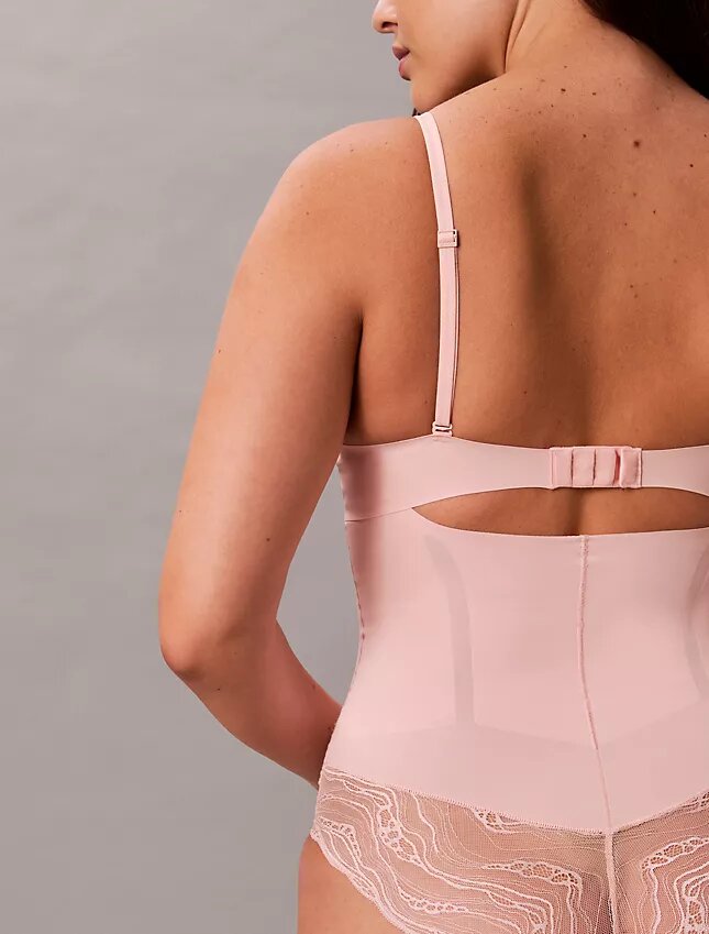 Sinnlicher Stretch-Spitzen-Bodys Sinnlicher Stretch-Spitzen-Bodys