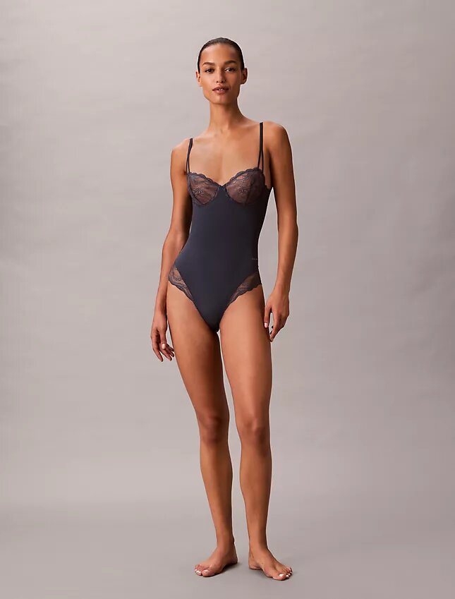 Sinnlicher Stretch-Spitzen-Bodys Sinnlicher Stretch-Spitzen-Bodys