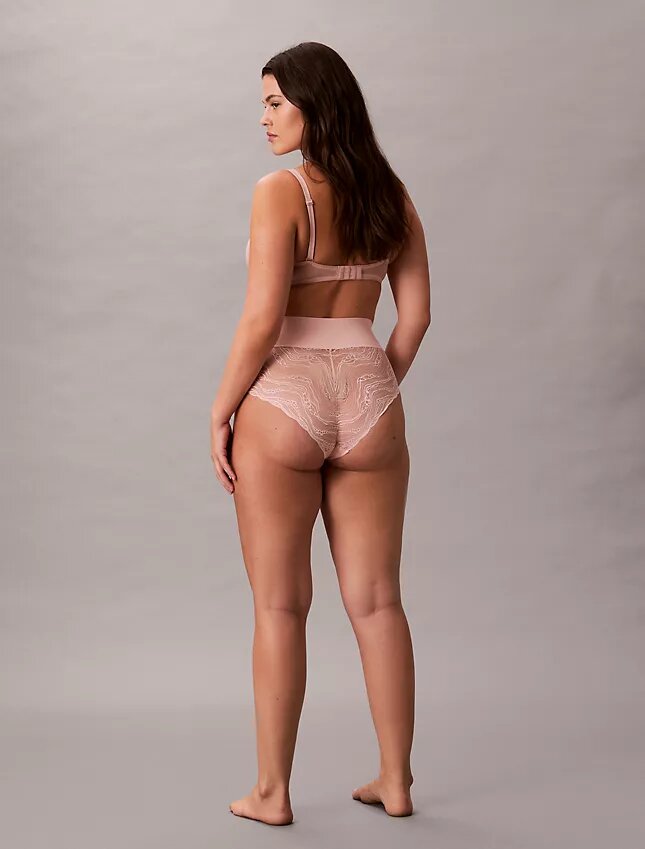 Sinnlicher Stretch-Spitzen-Slip Sinnlicher Stretch-Spitzen-Slip