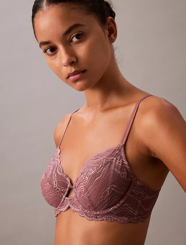 Sinnlicher, Unlined Vollschalen-BH aus Stretch-Spitze Sinnlicher, Unlined Vollschalen-BH aus Stretch-Spitze