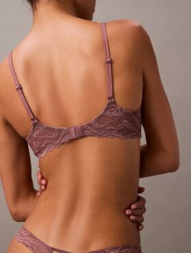 Sinnlicher, Unlined Vollschalen-BH aus Stretch-Spitze Sinnlicher, Unlined Vollschalen-BH aus Stretch-Spitze