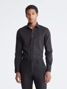 Slim-Fit-Hemd aus Baumwolle mit Fischgrätenmuster Slim-Fit-Hemd aus Baumwolle mit Fischgrätenmuster