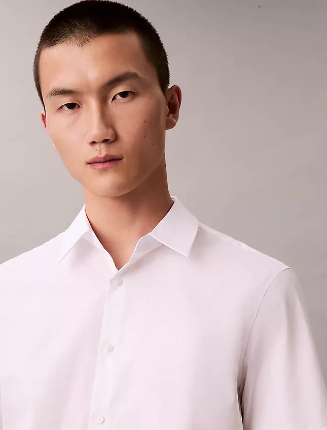 Slim-Fit-Hemd aus Cotton Stretch mit Knopfleiste Slim-Fit-Hemd aus Cotton Stretch mit Knopfleiste