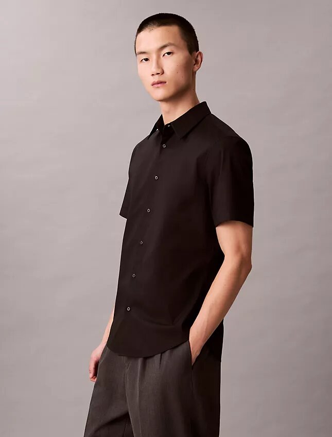 Slim-Fit-Hemd aus Cotton Stretch mit Knopfleiste Slim-Fit-Hemd aus Cotton Stretch mit Knopfleiste