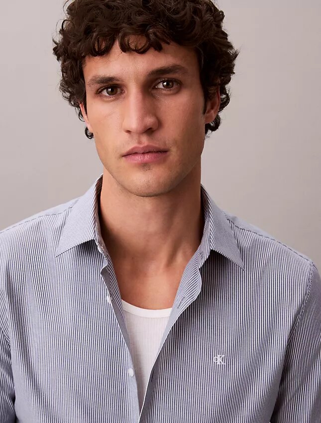 Slim-Fit-Hemd aus Cotton Stretch mit Streifenmuster Slim-Fit-Hemd aus Cotton Stretch mit Streifenmuster