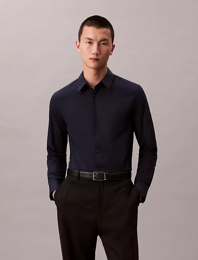 Slim-Fit-Hemd aus Cotton Stretch-Popeline Slim-Fit-Hemd aus Cotton Stretch-Popeline