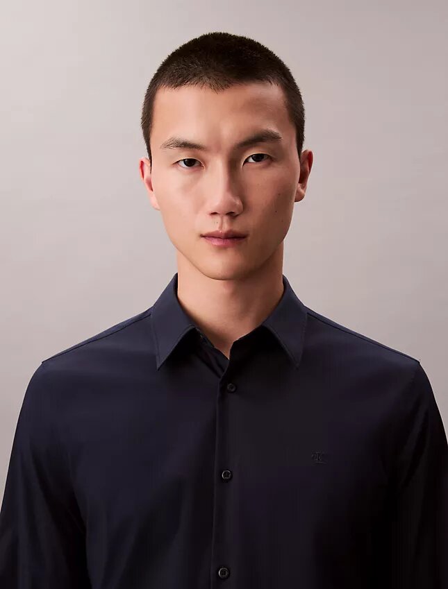 Slim-Fit-Hemd aus Cotton Stretch-Popeline Slim-Fit-Hemd aus Cotton Stretch-Popeline