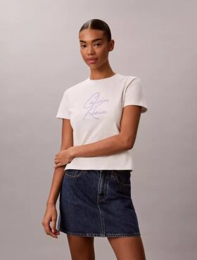 Slim-Fit-T-Shirt mit erhabener Schriftzug-Grafik