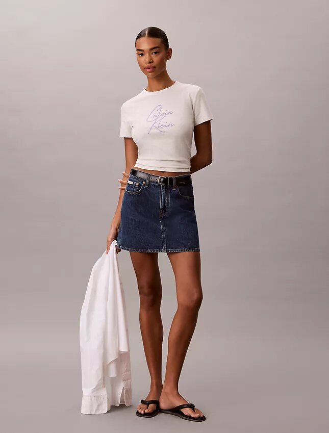 Slim-Fit-T-Shirt mit erhabener Schriftzug-Grafik Slim-Fit-T-Shirt mit erhabener Schriftzug-Grafik