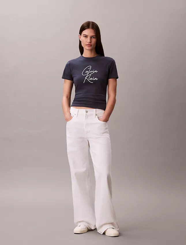 Slim-Fit-T-Shirt mit erhabener Schriftzug-Grafik Slim-Fit-T-Shirt mit erhabener Schriftzug-Grafik