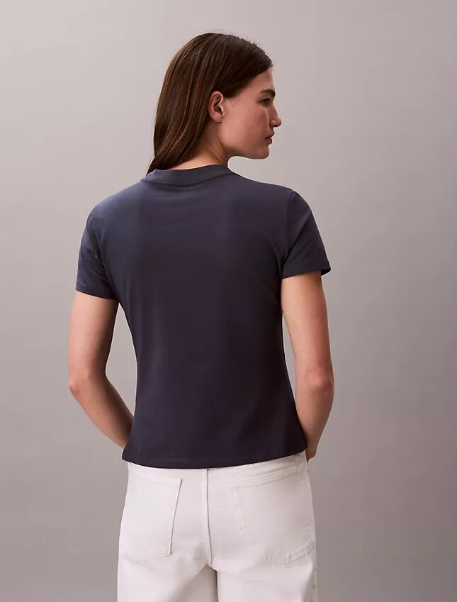 Slim-Fit-T-Shirt mit erhabener Schriftzug-Grafik Slim-Fit-T-Shirt mit erhabener Schriftzug-Grafik