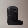 Sling-Tasche mit durchgehendem Emblem-Logo Sling-Tasche mit durchgehendem Emblem-Logo