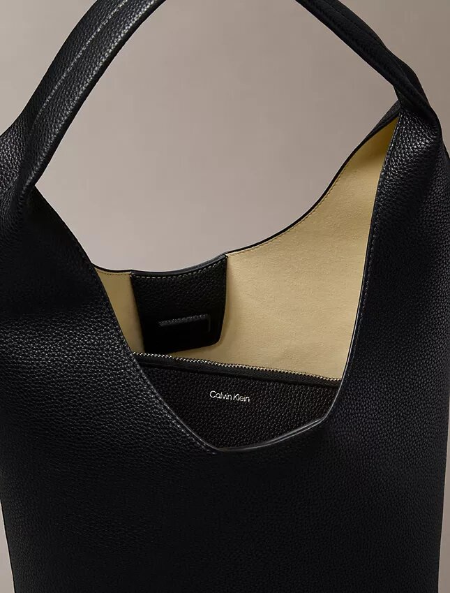 Slouchy-Tasche mit Kieselstruktur Slouchy-Tasche mit Kieselstruktur