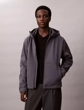 Softshell-Jacke mit Kapuze und Reißverschluss