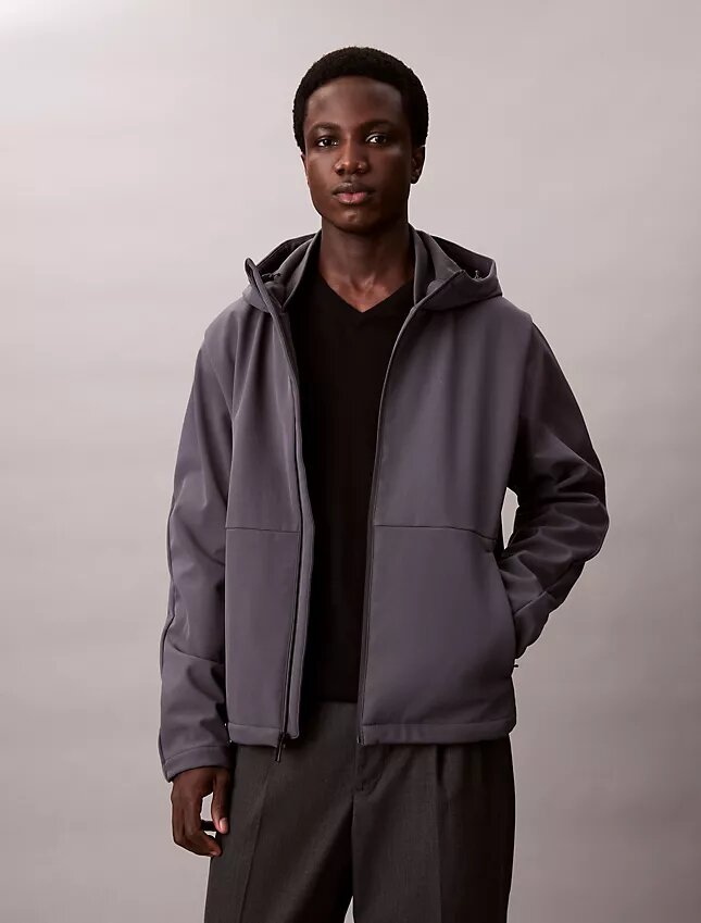 Softshell-Jacke mit Kapuze und Reißverschluss Softshell-Jacke mit Kapuze und Reißverschluss
