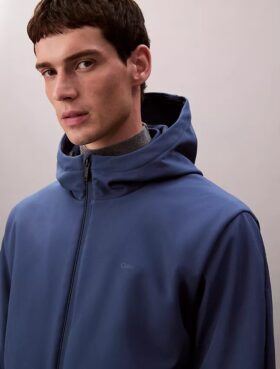 Softshell-Jacke mit Kapuze und Reißverschluss