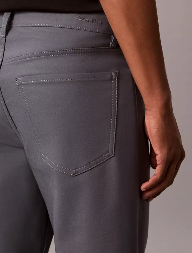 Standard-Hose mit geradem Schnitt und Stretch, 5-Pocket Standard-Hose mit geradem Schnitt und Stretch, 5-Pocket