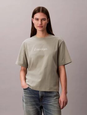 Standard-Logo-T-Shirt mit geradem Schnitt und Rundhalsausschnitt