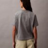 Standard-Logo-T-Shirt mit geradem Schnitt und Rundhalsausschnitt Standard-Logo-T-Shirt mit geradem Schnitt und Rundhalsausschnitt