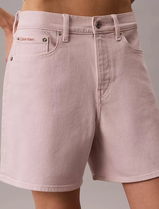 Stückgefärbte A-Linien-Shorts mit hoher Leibhöhe Stückgefärbte A-Linien-Shorts mit hoher Leibhöhe
