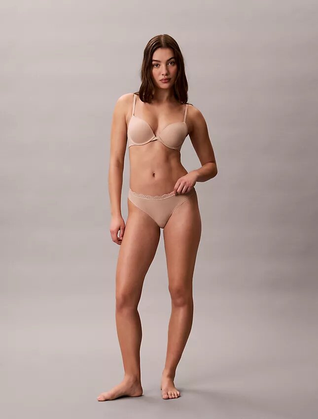 Stretch-Microfiber-Thong mit Spitze Stretch-Microfiber-Thong mit Spitze
