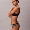Stretch-Microfiber-Thong mit Spitze Stretch-Microfiber-Thong mit Spitze