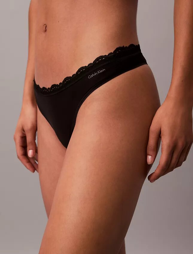 Stretch-Microfiber-Thong mit Spitze Stretch-Microfiber-Thong mit Spitze