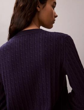 Strickjacke mit Zopfmuster