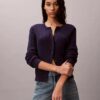 Strickjacke mit Zopfmuster Strickjacke mit Zopfmuster