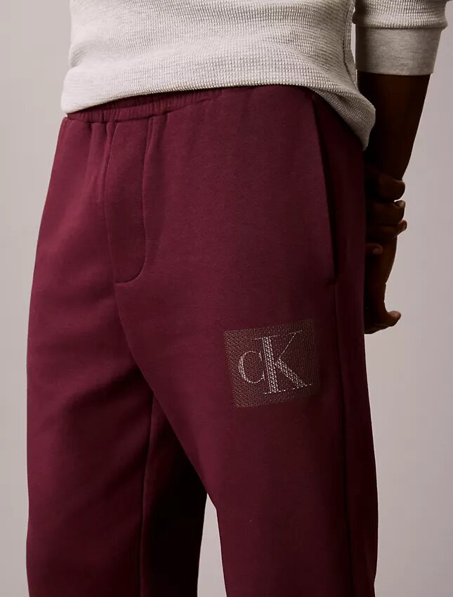 Sweathose mit mehrschichtiger Monogram-Grafik Sweathose mit mehrschichtiger Monogram-Grafik
