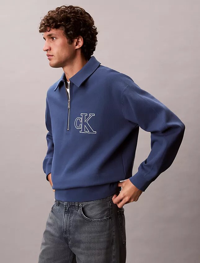 Sweatshirt mit Viertelreißverschluss und Varsity-Monogram-Logo Sweatshirt mit Viertelreißverschluss und Varsity-Monogram-Logo