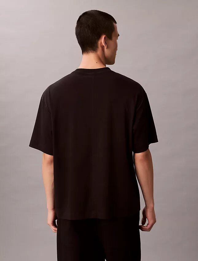 T-Shirt mit Emblem-Logo und lässigem Schnitt T-Shirt mit Emblem-Logo und lässigem Schnitt