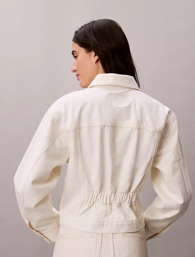 Taillierte Trucker Jacket aus Denim Taillierte Trucker Jacket aus Denim