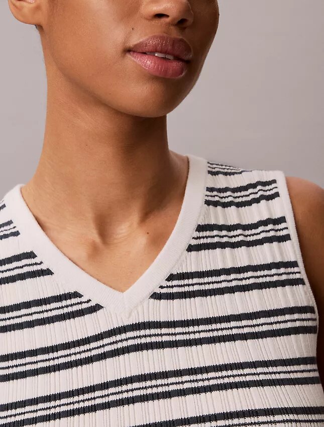 Tanktop mit geripptem V-Ausschnitt Tanktop mit geripptem V-Ausschnitt