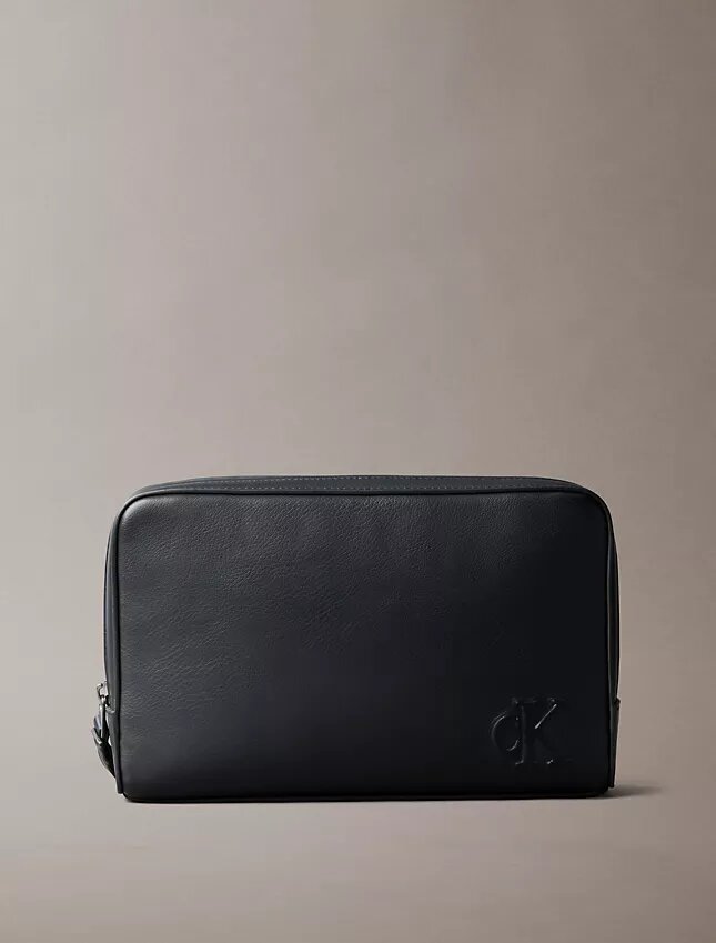 Tasche mit geprägtem Monogram Tasche mit geprägtem Monogram