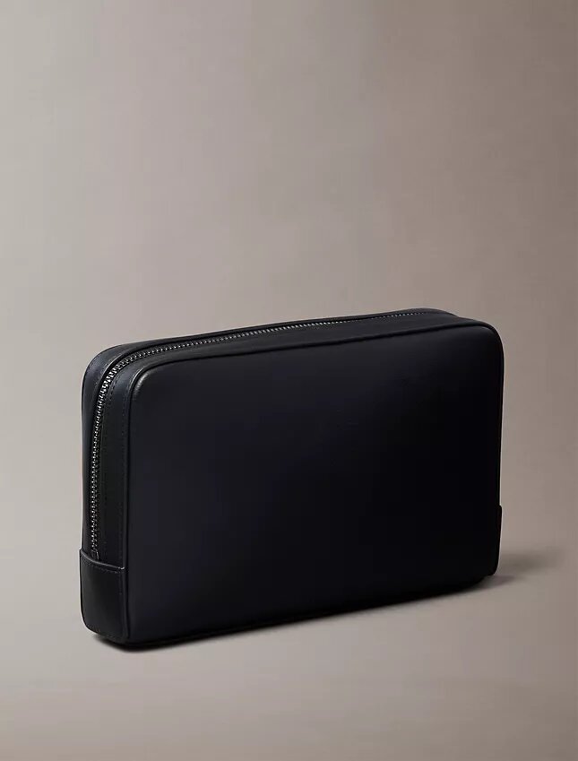 Tasche mit geprägtem Monogram Tasche mit geprägtem Monogram