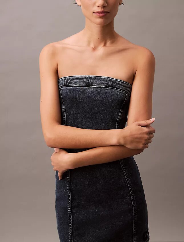 Trägerloses Denim-Minikleid Trägerloses Denim-Minikleid