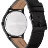 Uhr mit gebürstetem Zifferblatt und Lederarmband Uhr mit gebürstetem Zifferblatt und Lederarmband