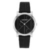 Uhr mit Lederarmband und durchgehendem Emblem-Zifferblatt Uhr mit Lederarmband und durchgehendem Emblem-Zifferblatt